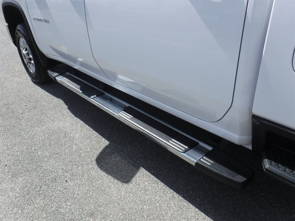 Used 2024 Chevrolet Silverado 2500 LT AWD/4WD image 9