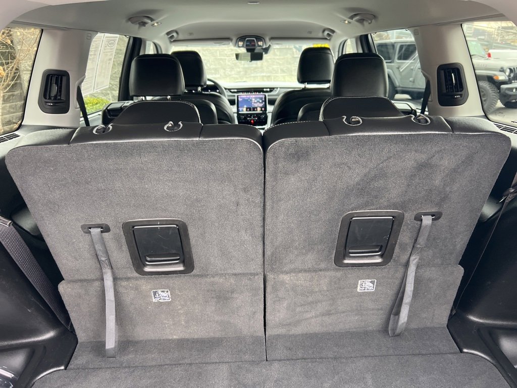 Used 2023 Jeep Grand Cherokee L Limited w/ Luxury Tech Group II image 13