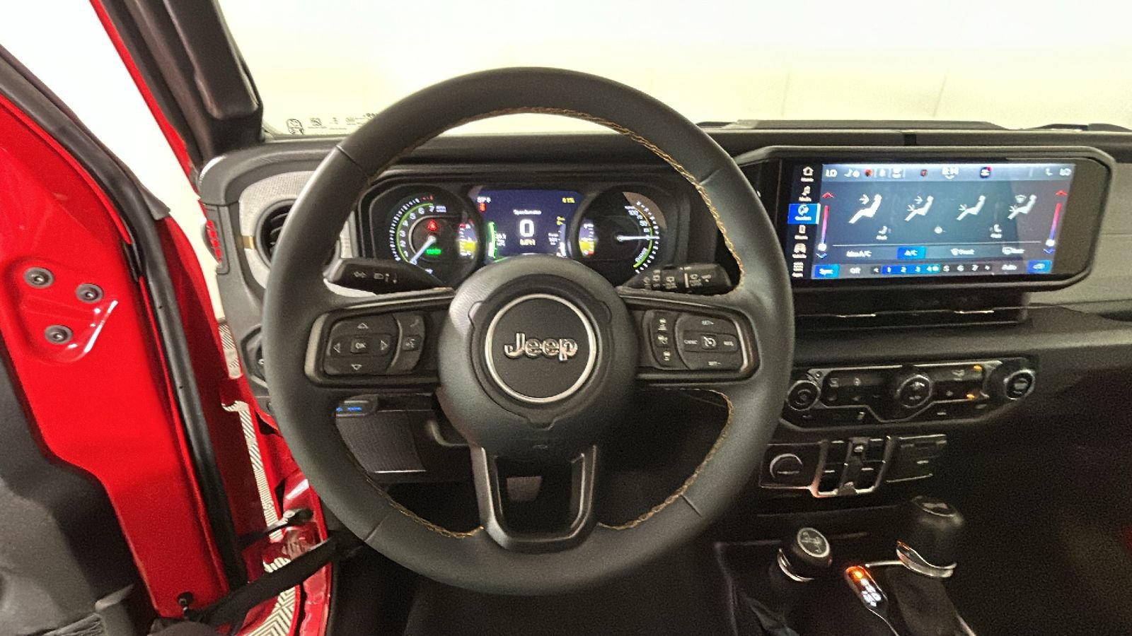 Used 2024 Jeep Wrangler Unlimited w/ Convenience Group AWD/4WD image 17