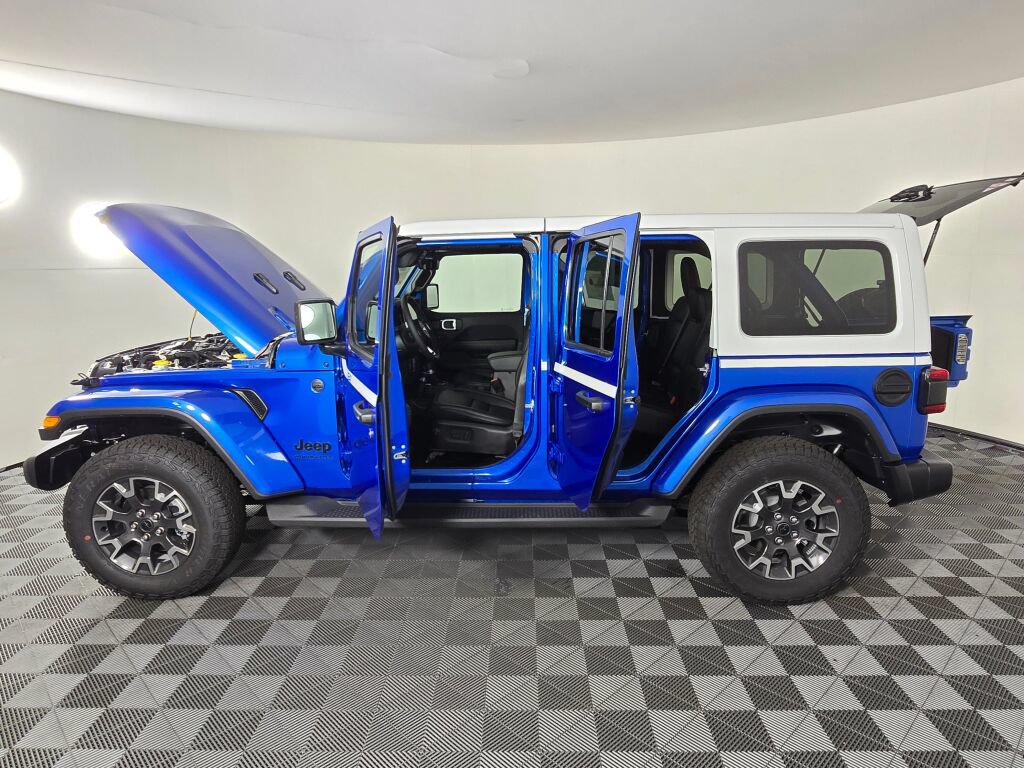New 2026 Jeep Wrangler Unlimited Sahara w/ Whitecap Package AWD/4WD image 17