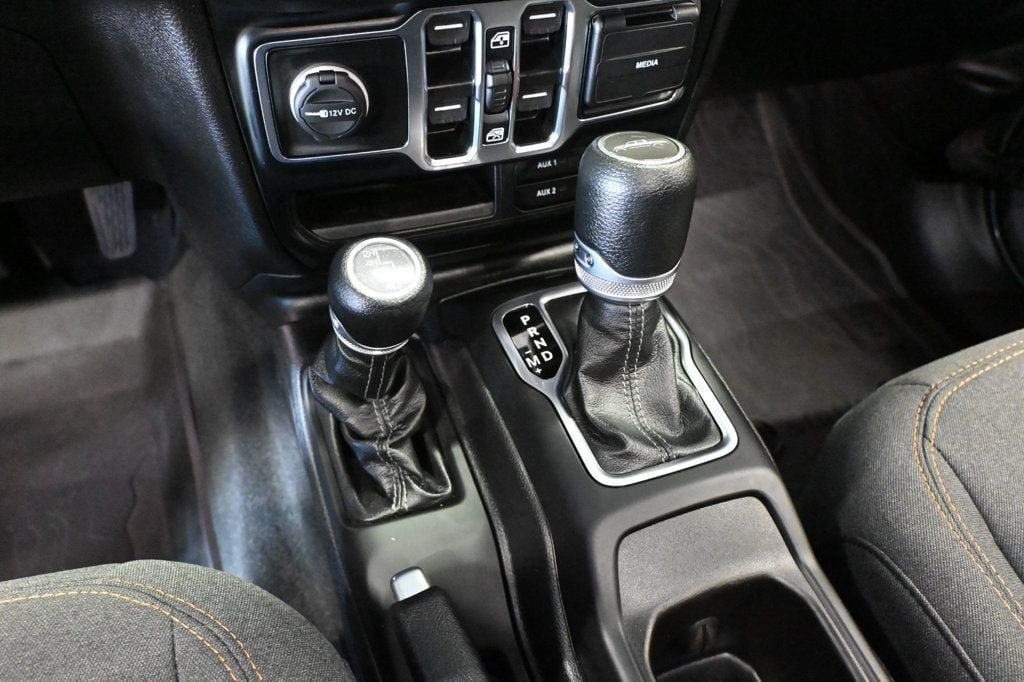 Used 2024 Jeep Gladiator Sport AWD/4WD image 17