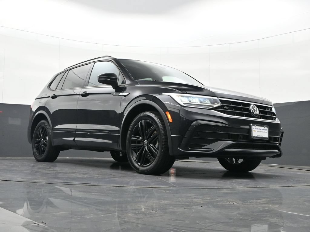 Used 2022 Volkswagen Tiguan SE R-Line FWD image 35