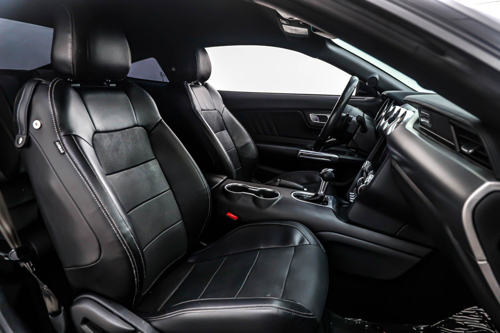 Used 2022 Ford Mustang GT Premium image 6