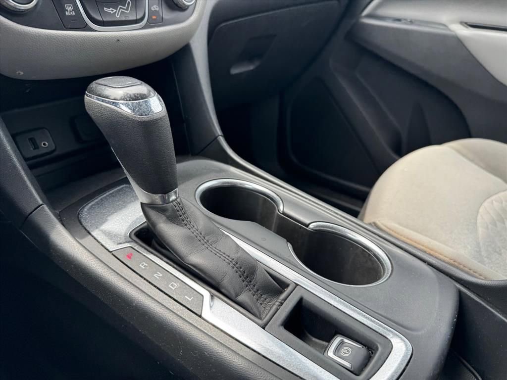Used 2018 Chevrolet Equinox LS FWD image 20