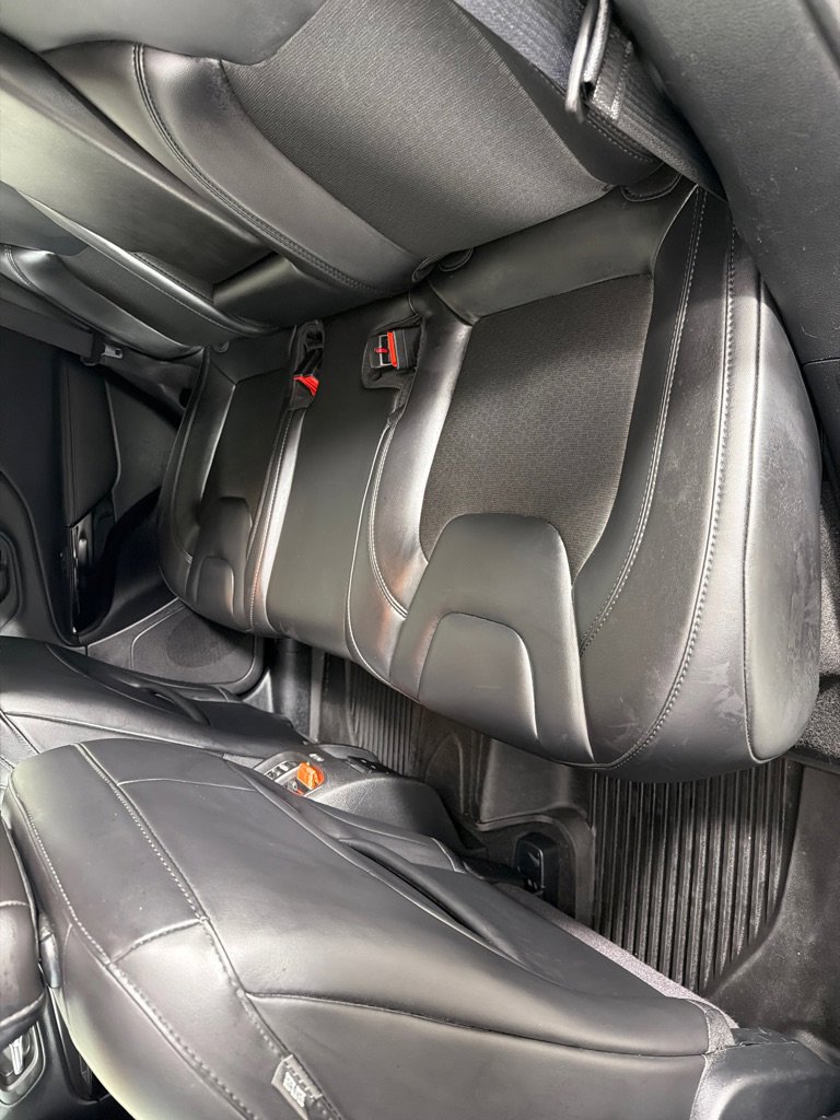 Used 2020 Jeep Cherokee Latitude Plus FWD image 19
