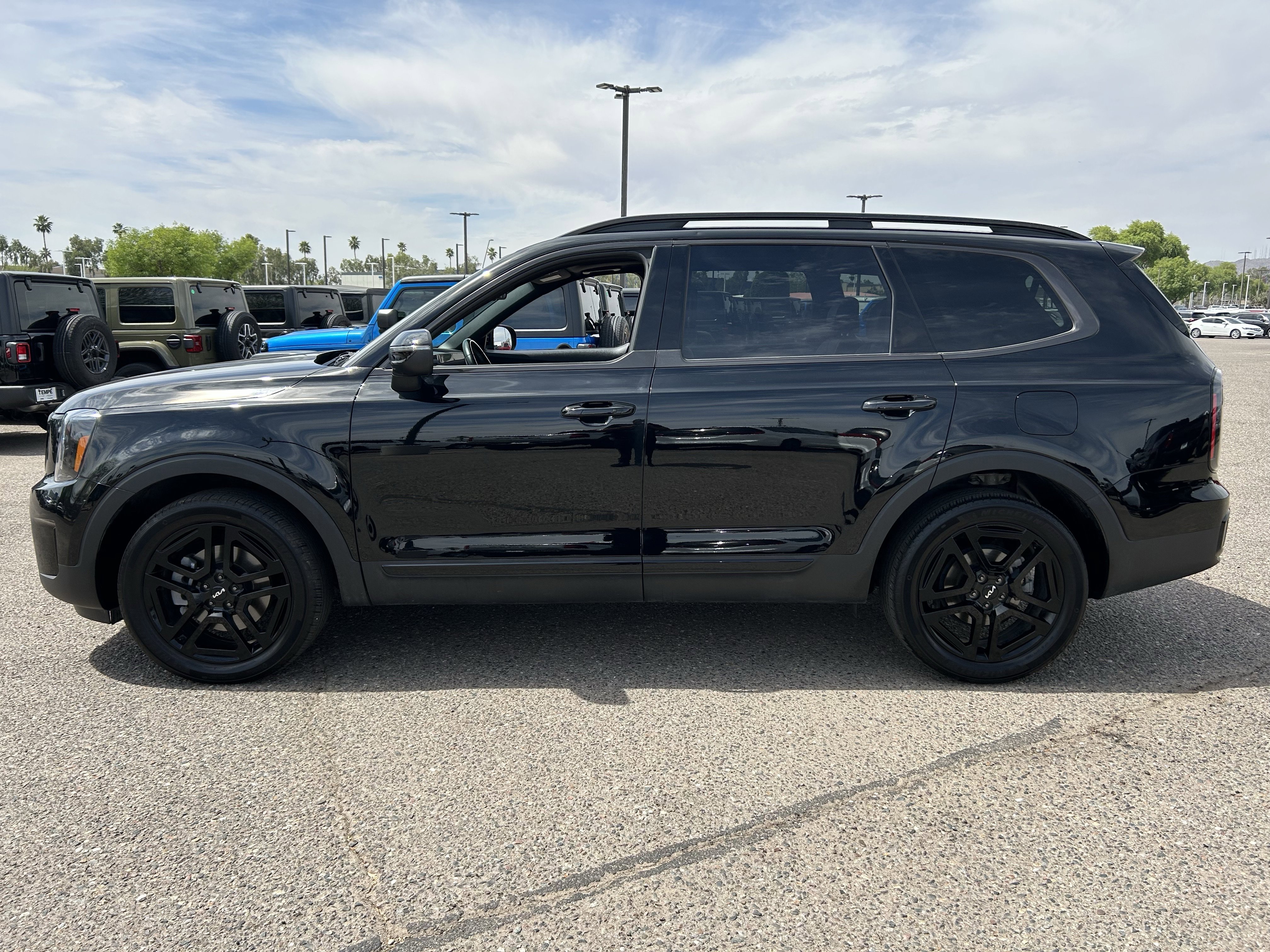 Used 2024 Kia Telluride EX X-Line image 3
