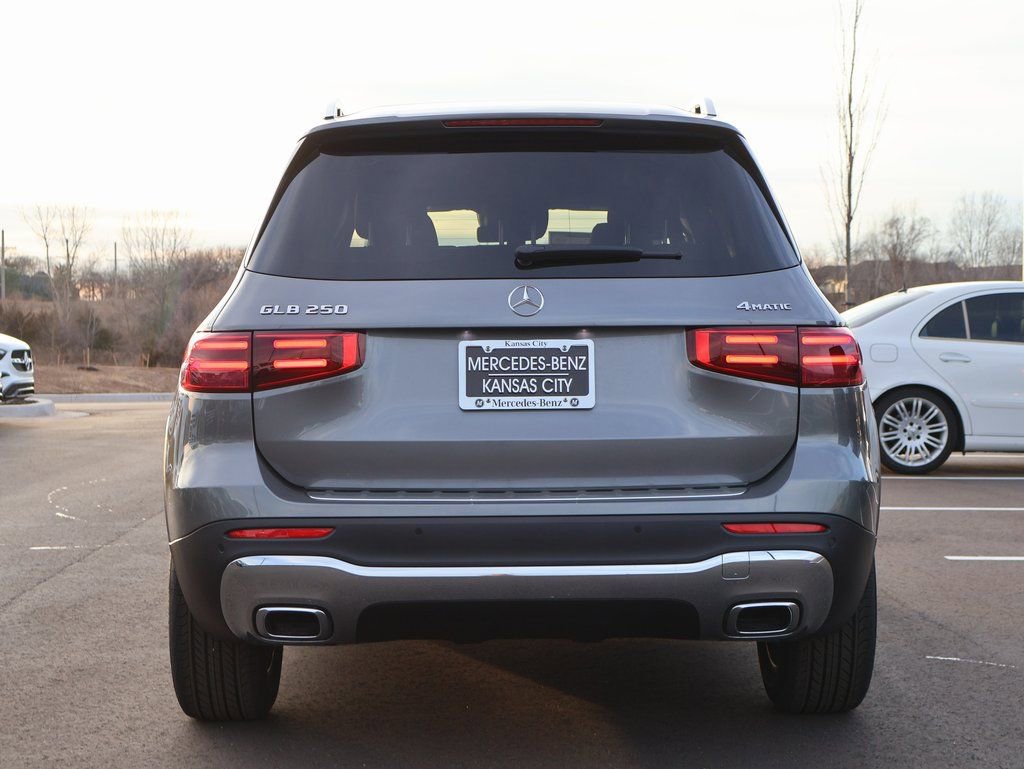 New 2026 Mercedes-Benz GLB 250 4MATIC image 6