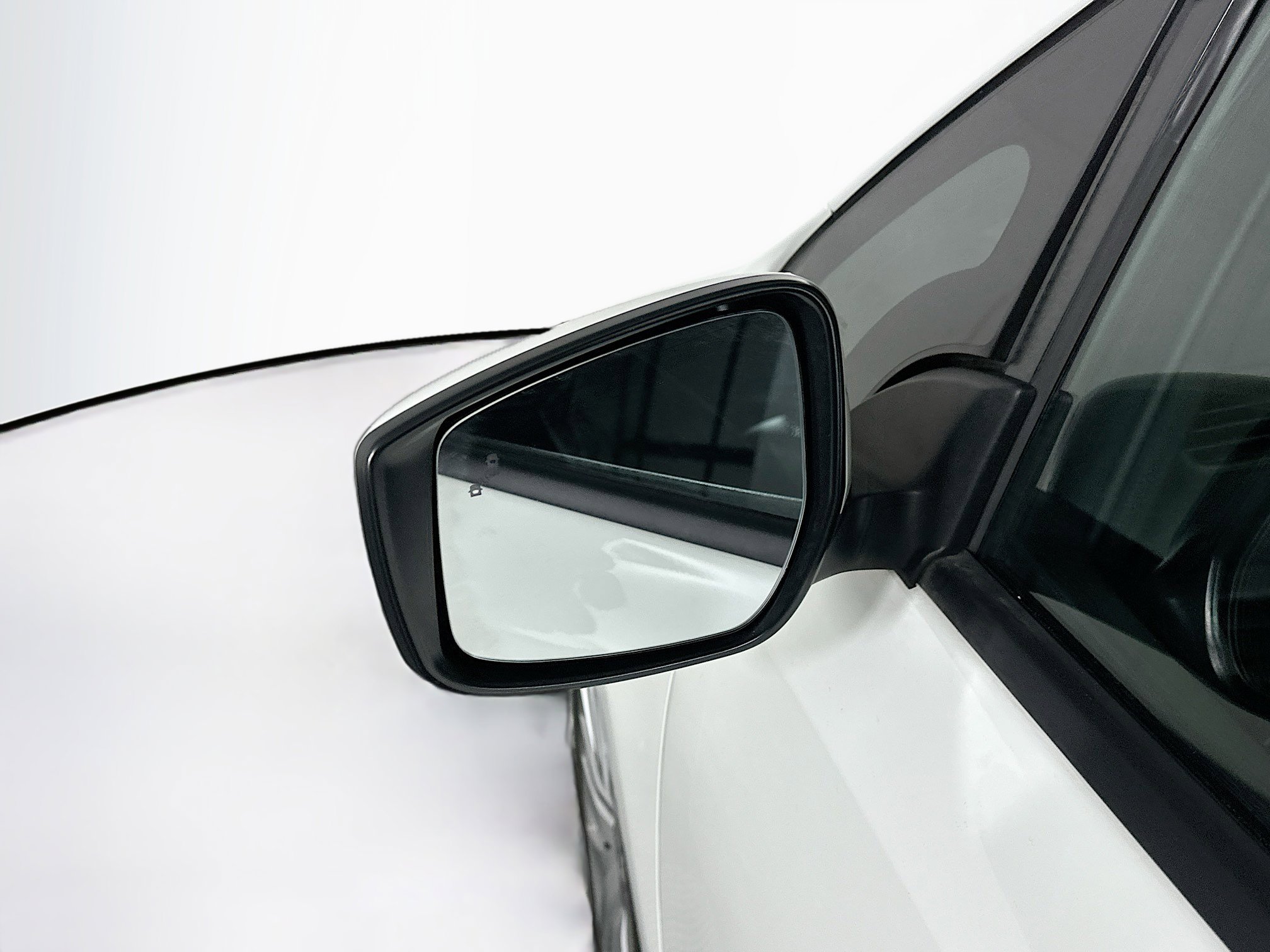 Used 2024 Nissan Leaf S FWD image 16