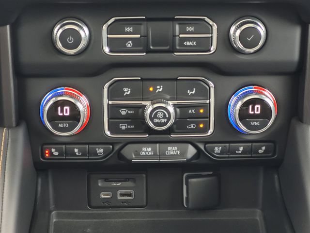 Used 2021 GMC Yukon XL AT4 w/ Rear Media and Nav Package AWD/4WD image 17