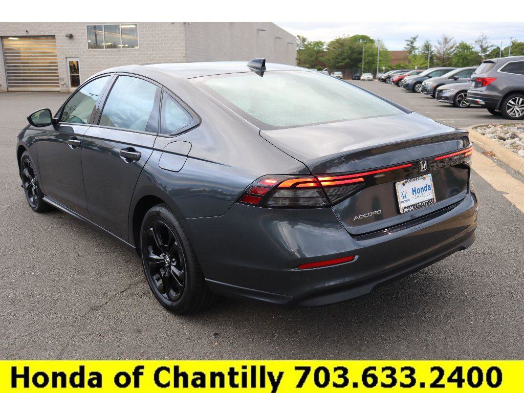 Certified 2025 Honda Accord SE image 5
