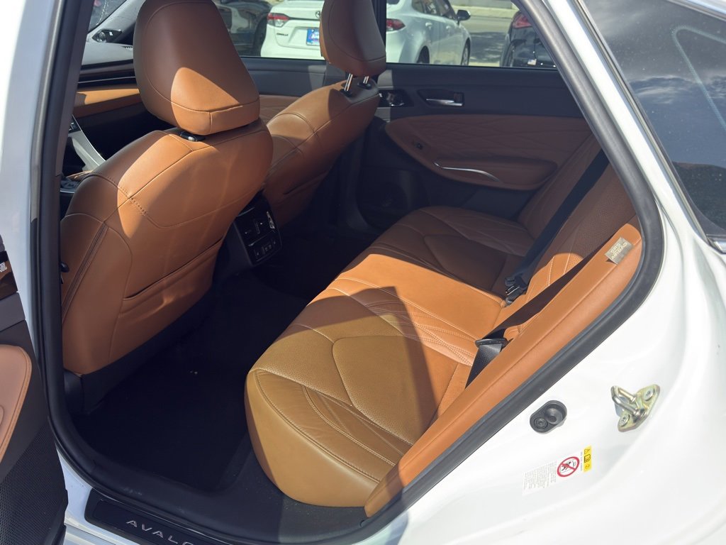 Used 2019 Toyota Avalon Limited w/ Advanced Safety Package image 12