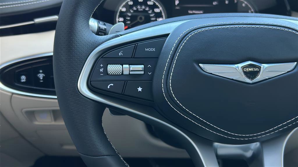 Used 2025 Genesis GV70 3.5T Sport w/ Sport Advanced Package AWD/4WD image 9