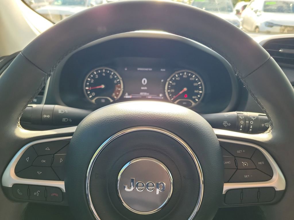 Used 2021 Jeep Renegade Latitude image 24