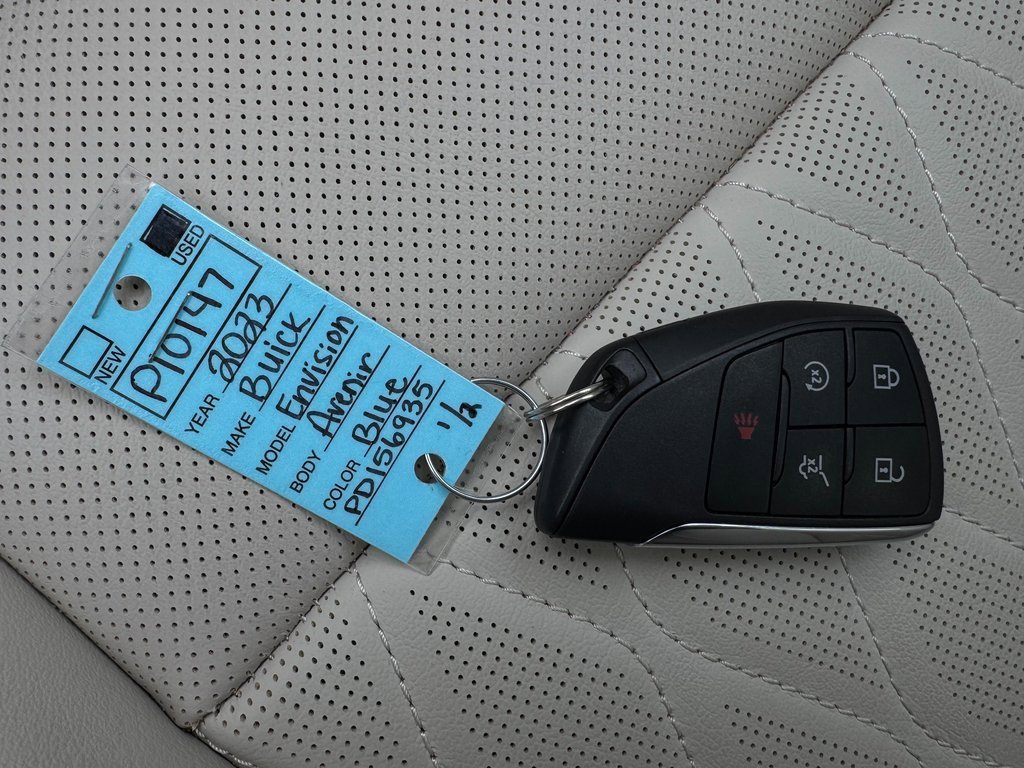 Used 2023 Buick Envision Avenir image 20