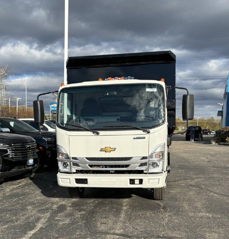 New 2025 Chevrolet Low Cab Forward image 3