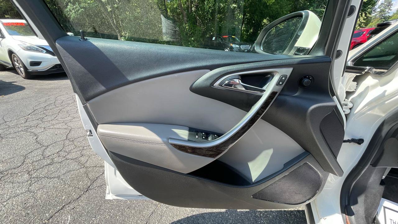 Used 2012 Buick Verano FWD image 16