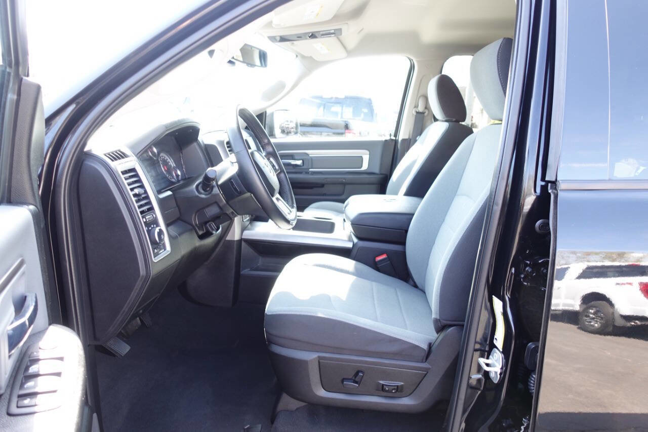 Used 2023 RAM 1500 Classic SLT w/ Electronics Convenience Group image 17