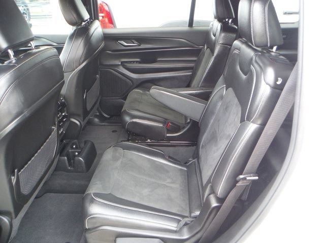 Used 2023 Jeep Grand Cherokee L Laredo AWD/4WD image 41