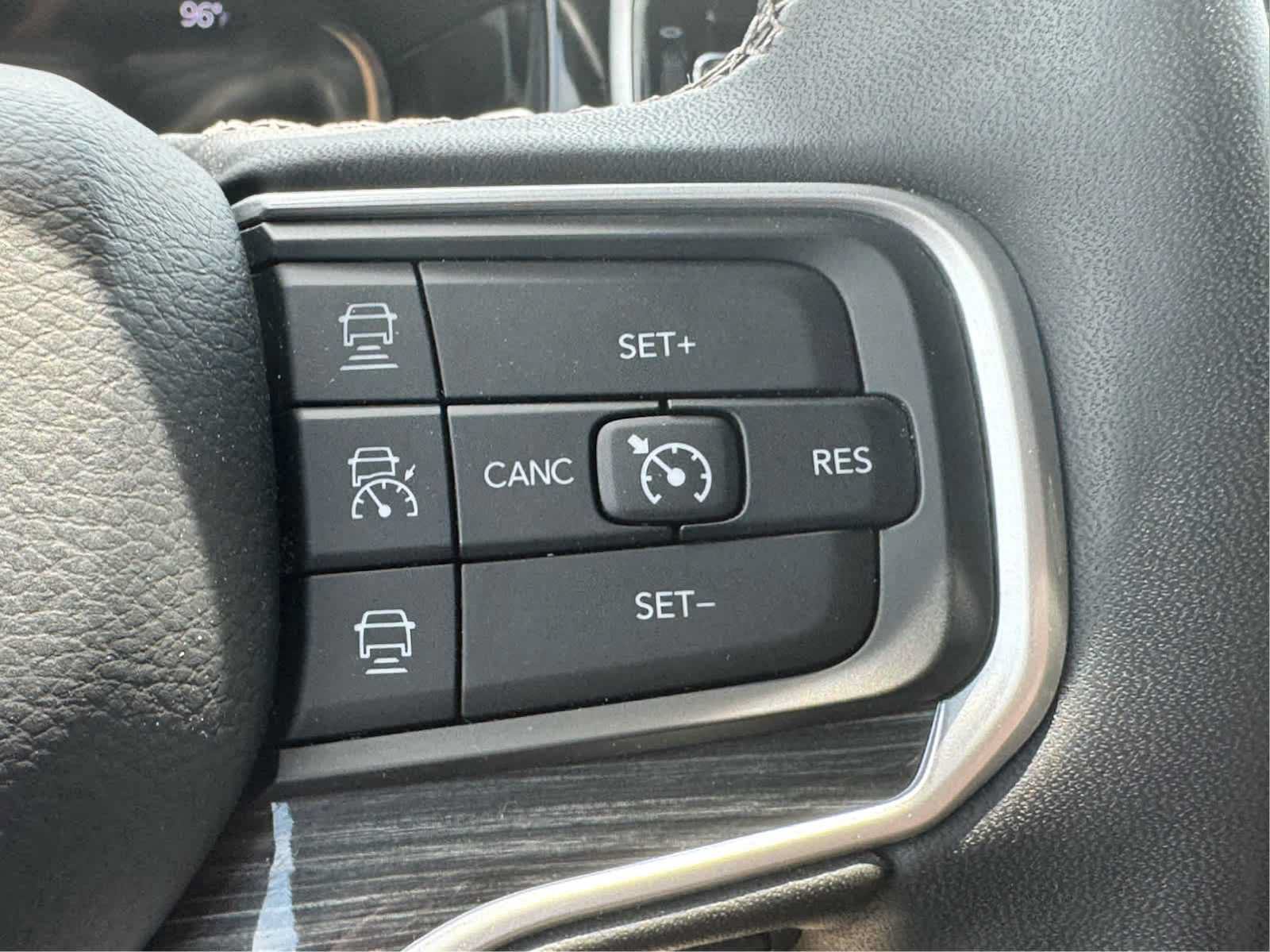 Used 2022 Jeep Wagoneer Series II AWD/4WD image 13