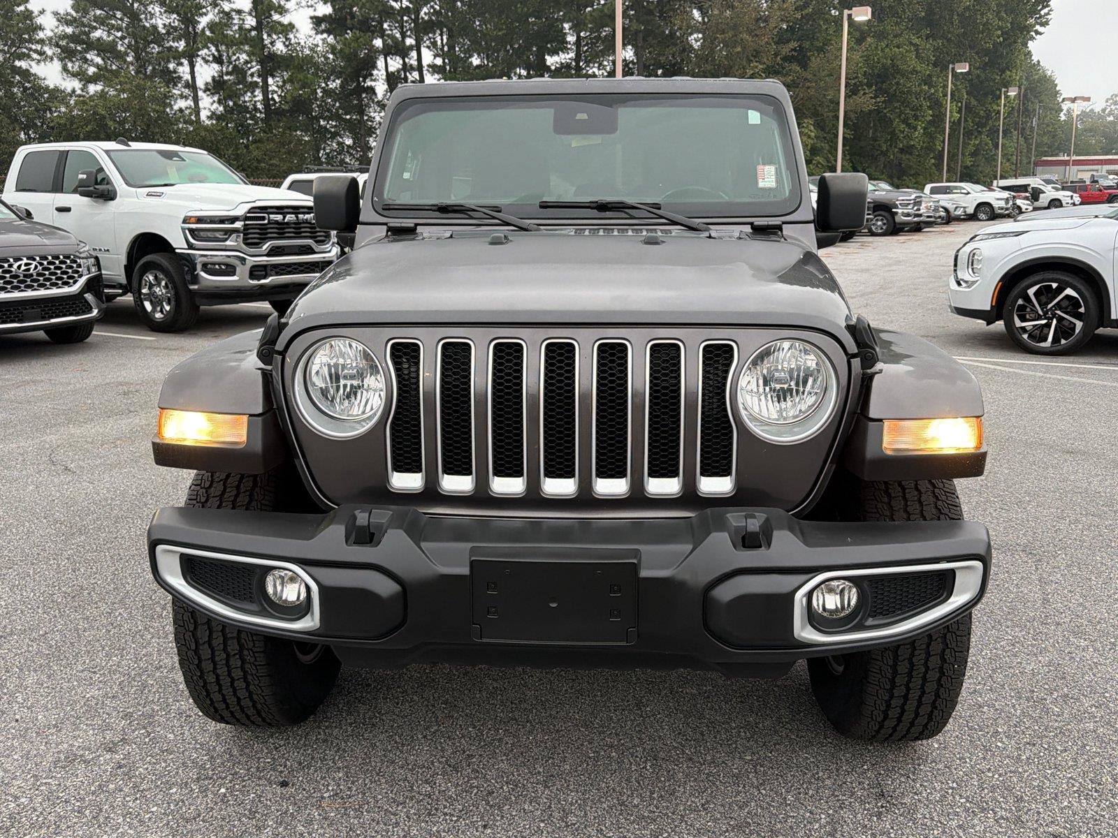 Used 2021 Jeep Wrangler Unlimited Sahara w/ Uconnect 4C Nav & Sound Group AWD/4WD image 3