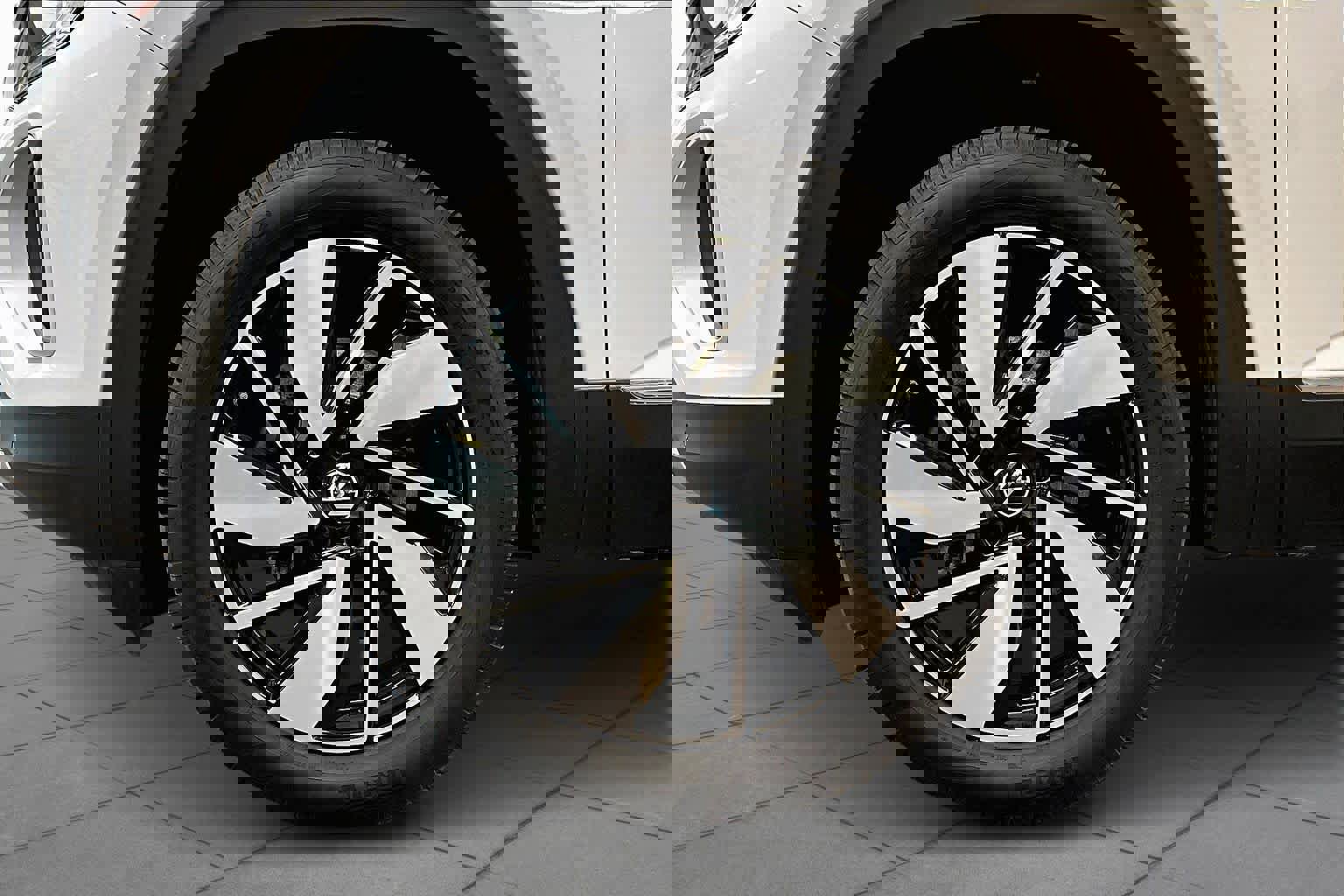 Used 2024 Volkswagen Atlas SEL image 13