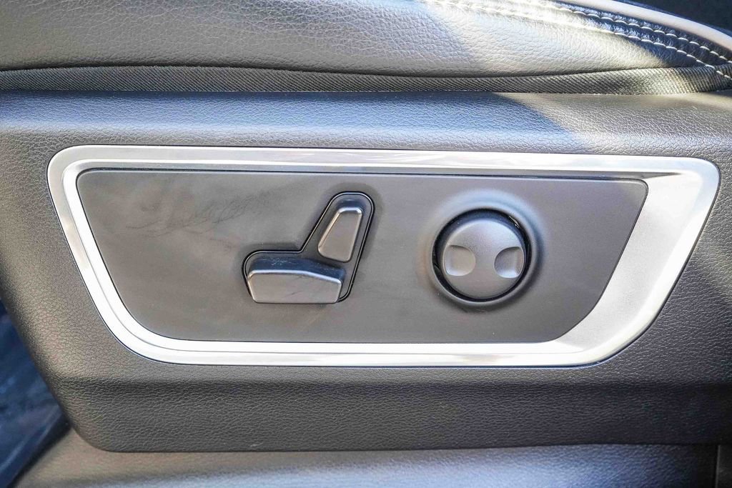 Used 2025 RAM 1500 Laramie image 21