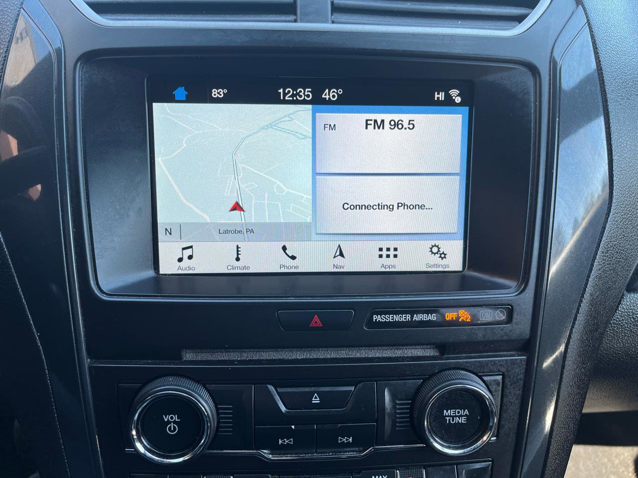 Used 2018 Ford Explorer XLT w/ Equipment Group 201A AWD/4WD image 17