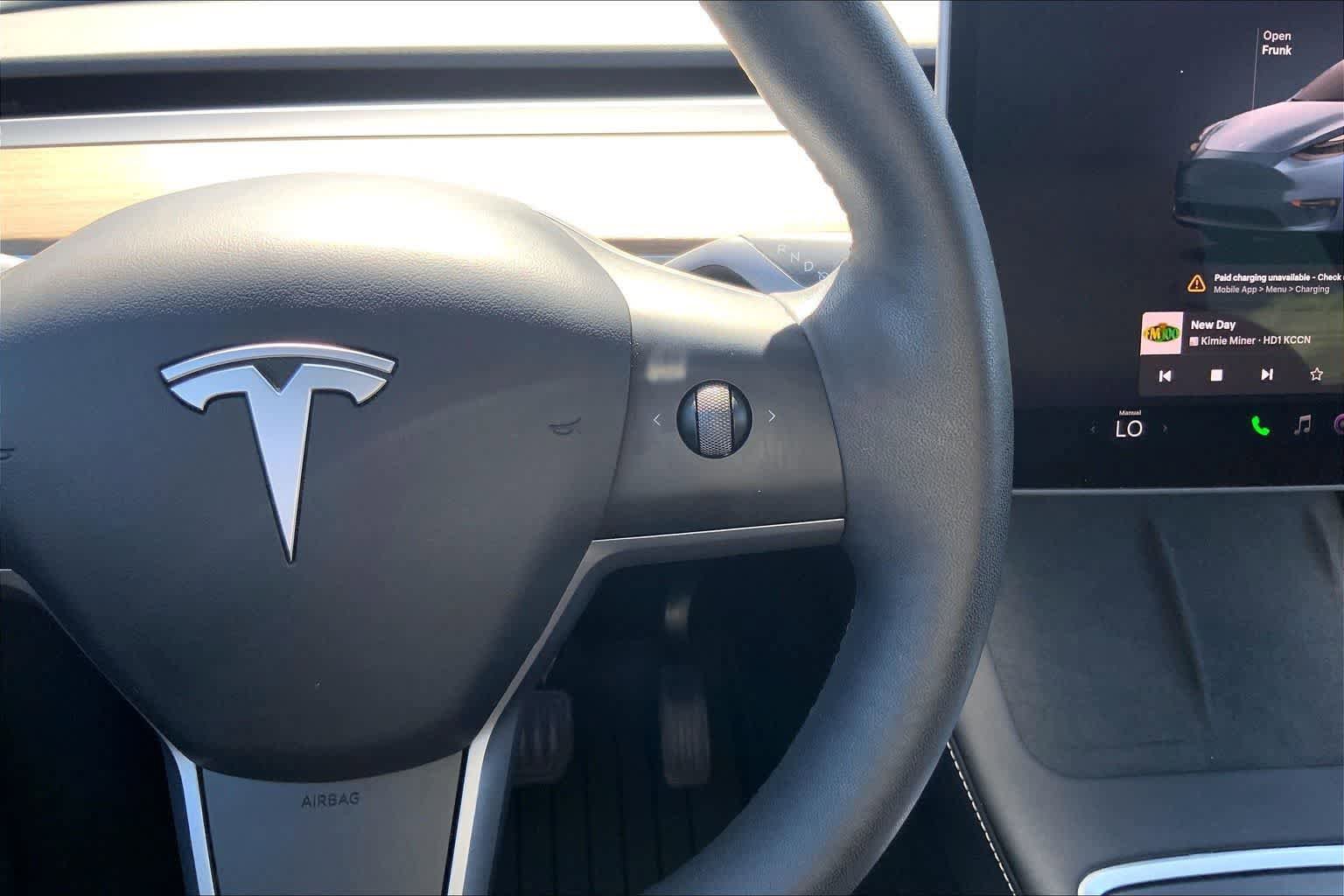 Used 2023 Tesla Model Y Long Range AWD/4WD image 25