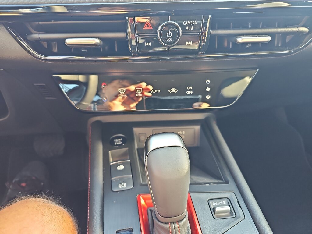 New 2026 Nissan Kicks SR FWD image 11