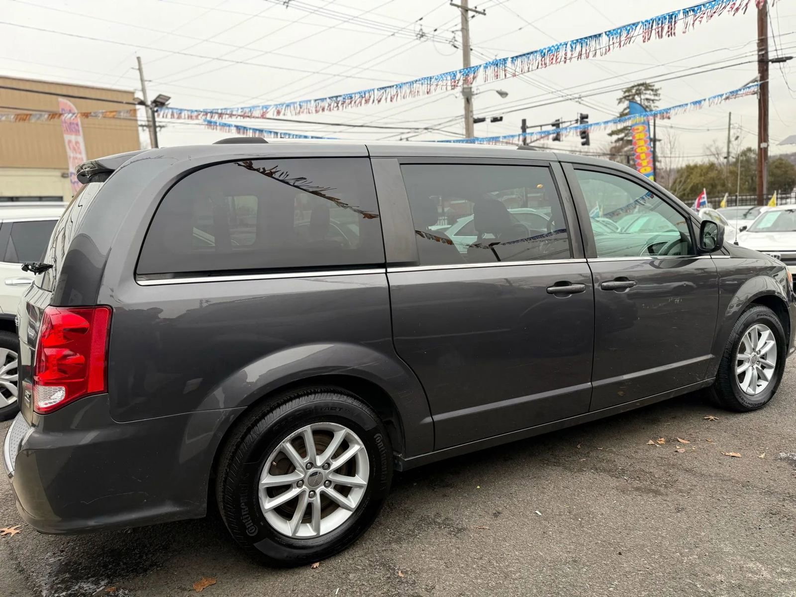 Used 2019 Dodge Grand Caravan SXT image 7