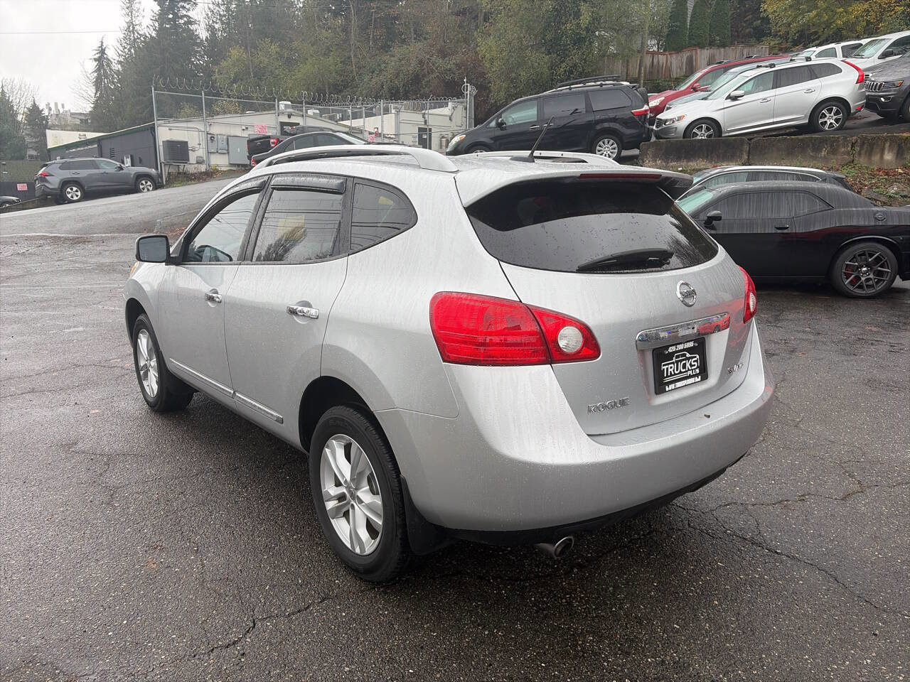 Used 2013 Nissan Rogue SV w/ Premium Pkg image 3