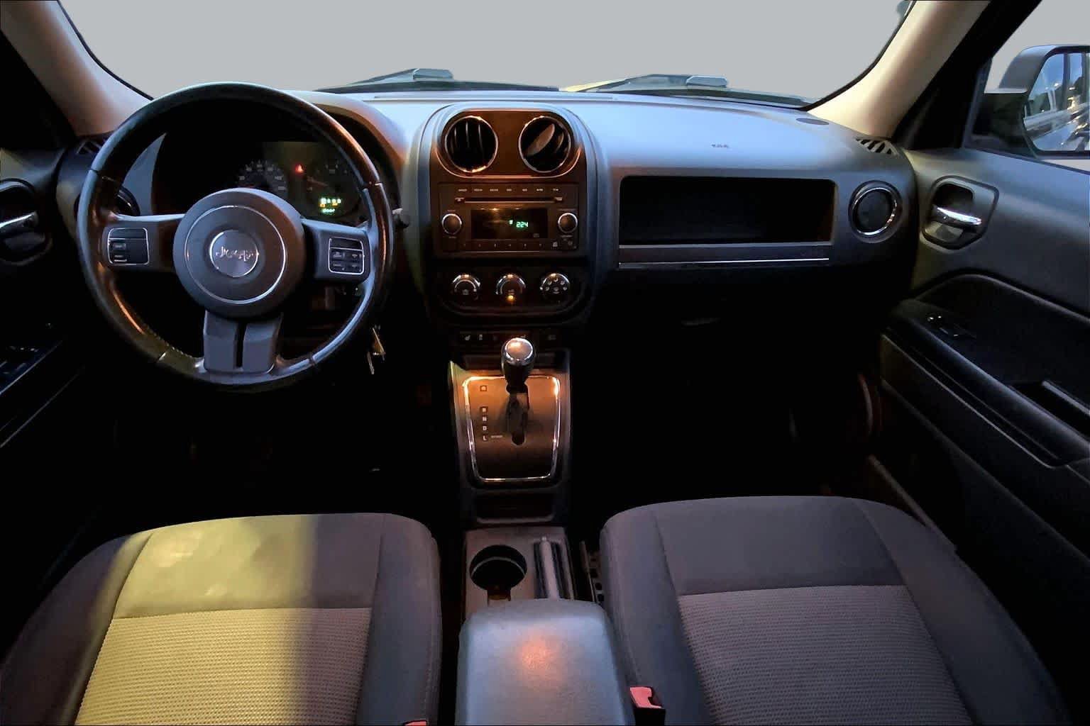 Used 2011 Jeep Patriot Latitude AWD/4WD image 14