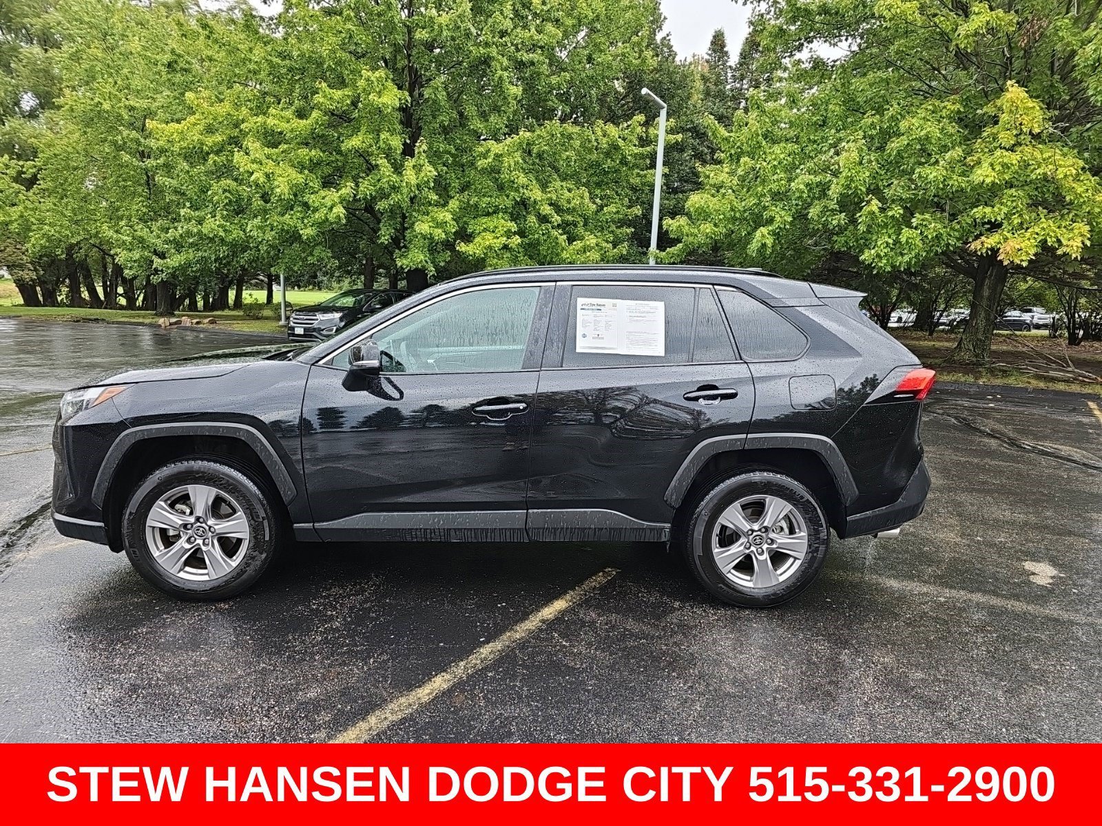 Used 2025 Toyota RAV4 XLE AWD/4WD image 1