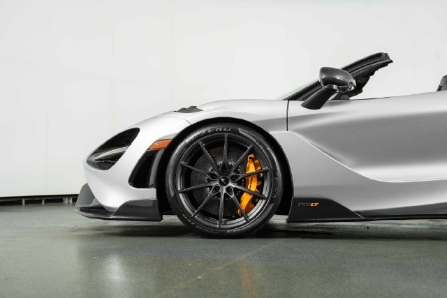 Used 2022 McLaren 765LT RWD image 12