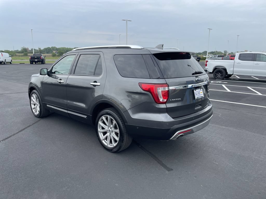 Used 2016 Ford Explorer Limited w/ Equipment Group 303A AWD/4WD image 3