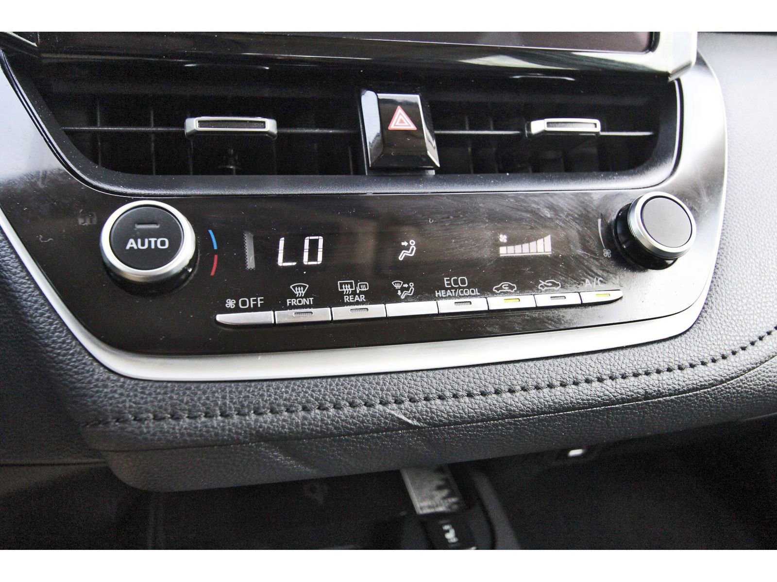 Used 2024 Toyota Corolla XLE FWD image 29
