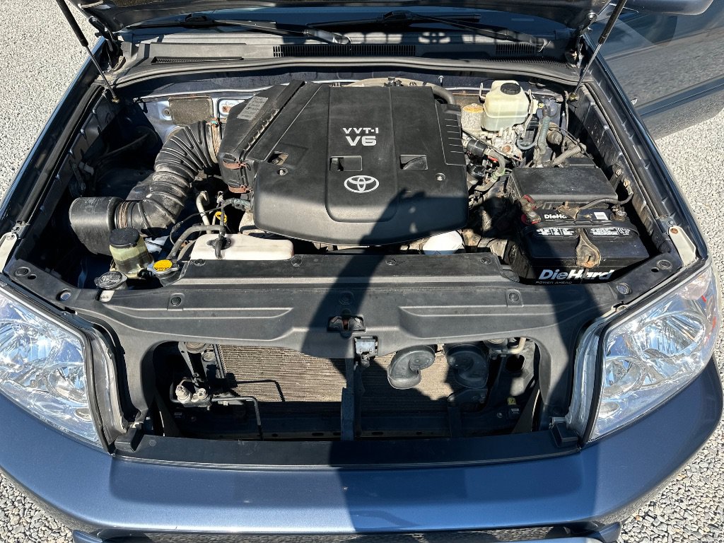 Used 2005 Toyota 4Runner Limited AWD/4WD image 13