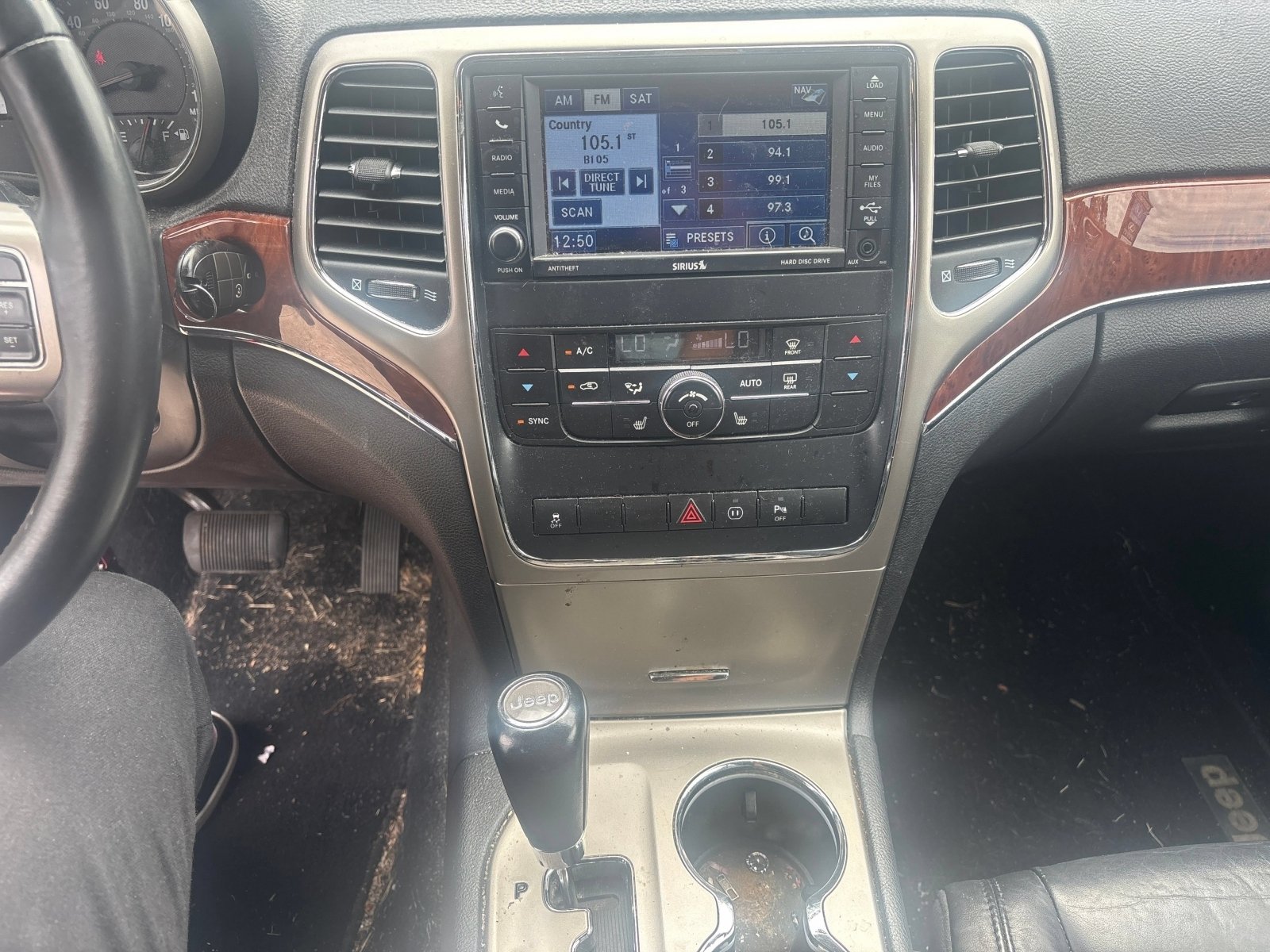 Used 2012 Jeep Grand Cherokee Limited w/ Trailer Tow Group AWD/4WD image 3