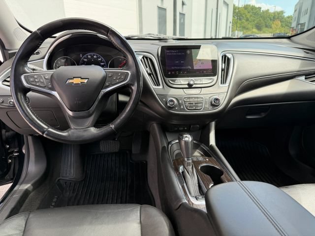 Used 2020 Chevrolet Malibu Premier FWD image 24