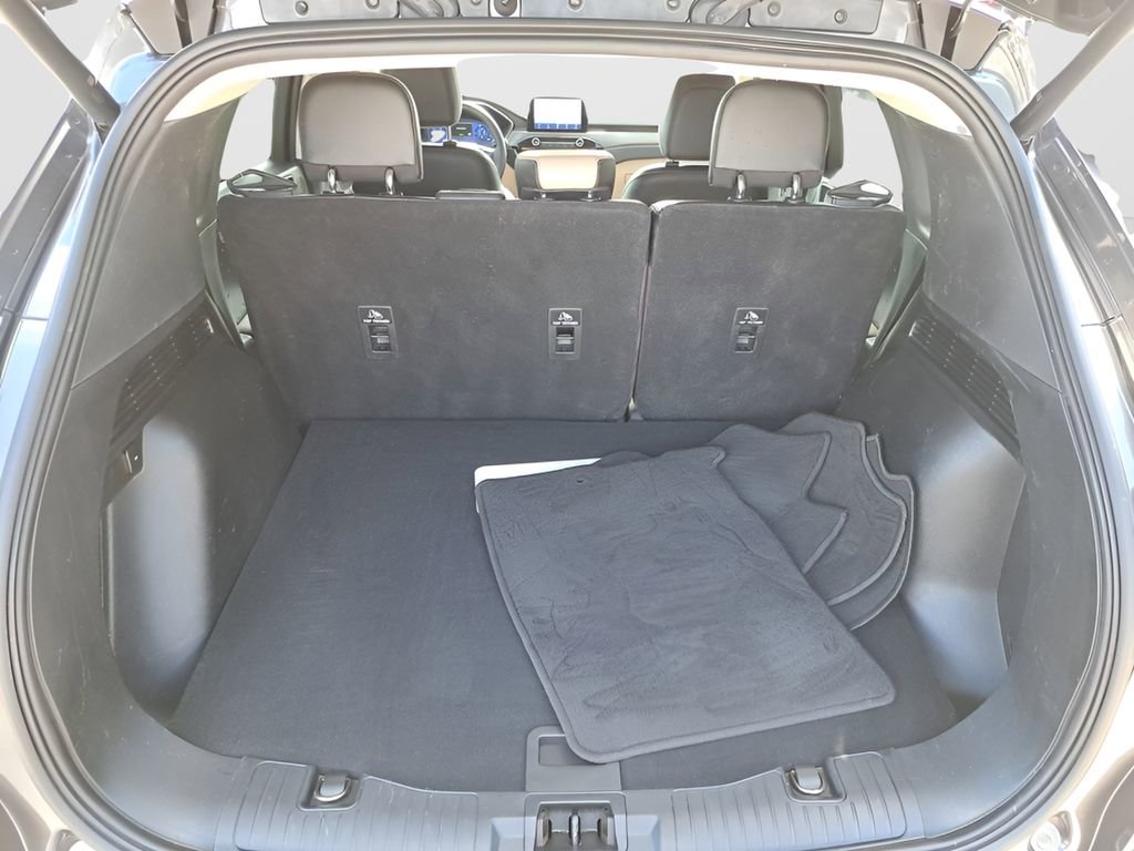 Used 2020 Ford Escape Titanium image 6