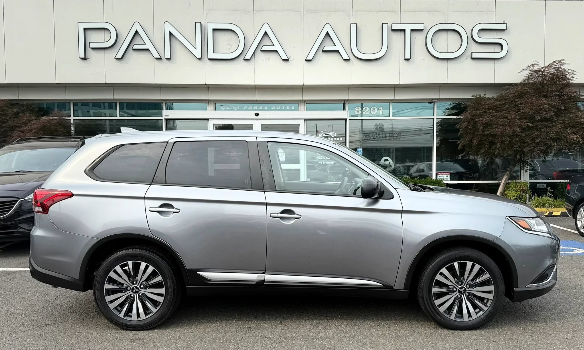Used 2020 Mitsubishi Outlander ES FWD image 8