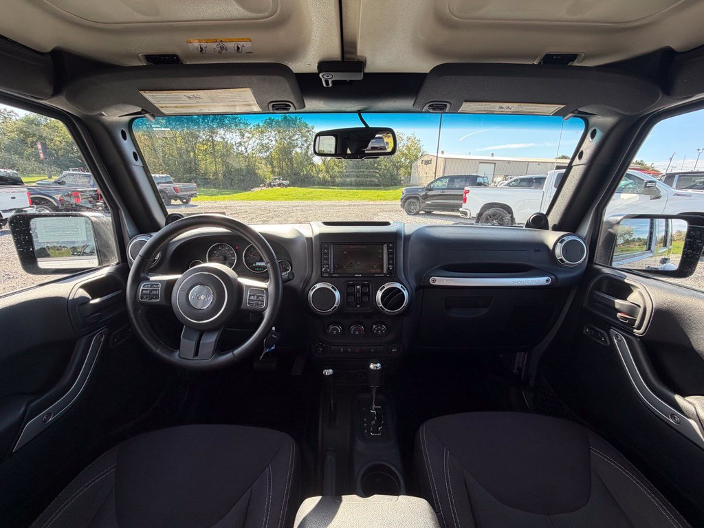 Used 2014 Jeep Wrangler Unlimited Sahara w/ Connectivity Group AWD/4WD image 6