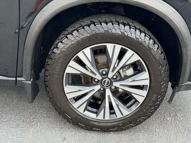 Used 2023 Nissan Rogue SV FWD image 9