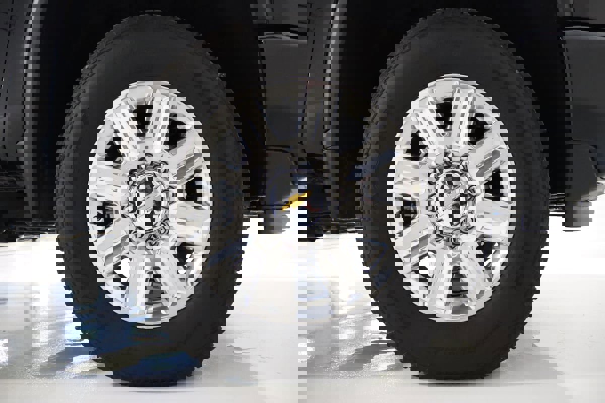 Used 2025 Chevrolet Silverado 2500 High Country w/ Technology Package image 83