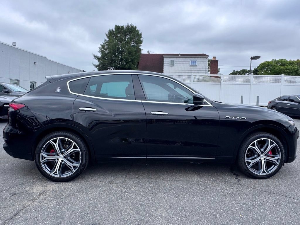 Used 2021 Maserati Levante AWD/4WD image 9