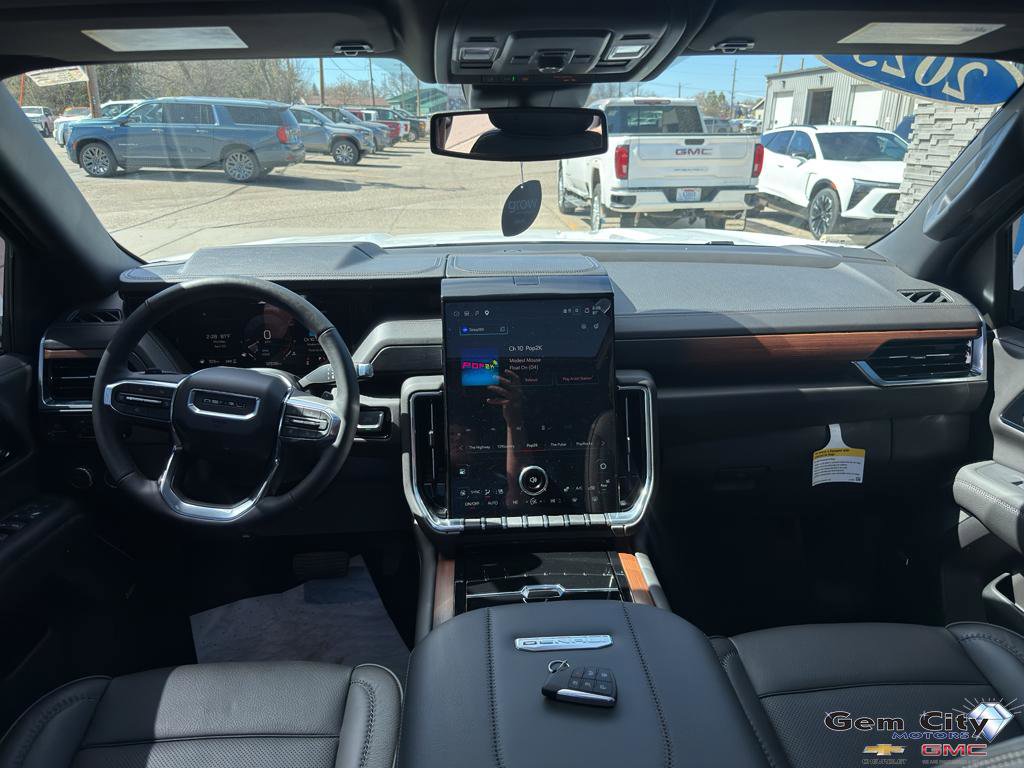 Used 2025 GMC Yukon XL Denali w/ Sun & Power Step Package AWD/4WD image 17