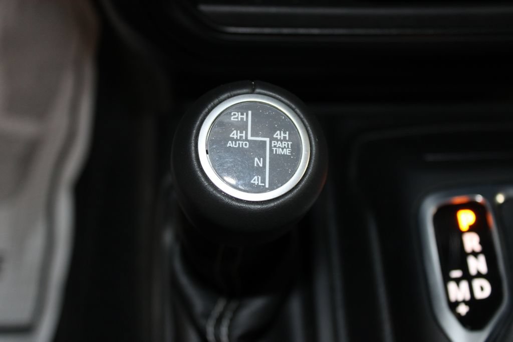 Used 2023 Jeep Wrangler Unlimited Sahara w/ Cold Weather Group AWD/4WD image 42