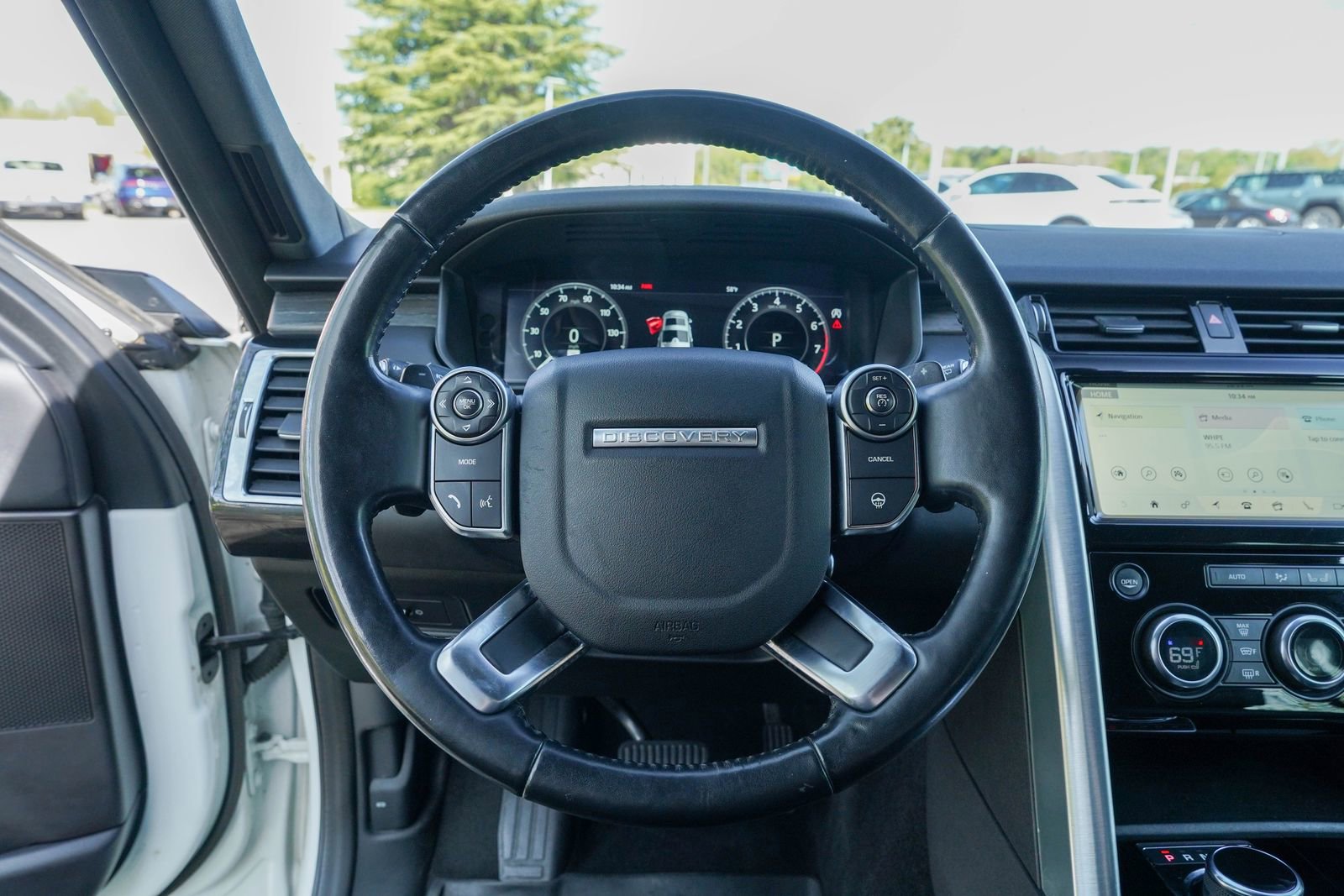 Used 2018 Land Rover Discovery HSE Luxury image 22