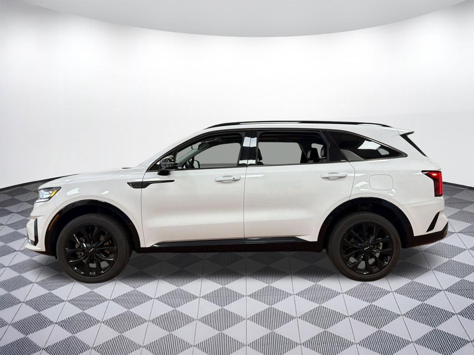 Used 2023 Kia Sorento SX image 2