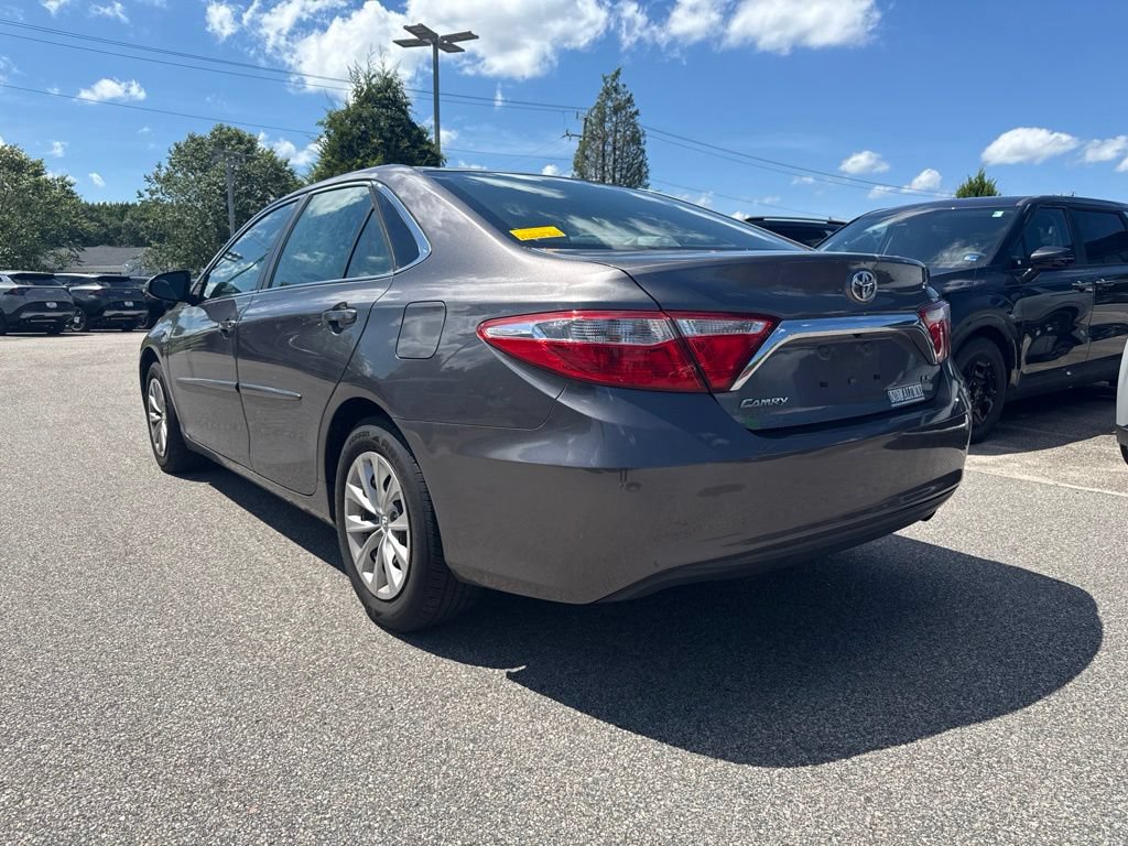 Used 2015 Toyota Camry LE FWD image 3